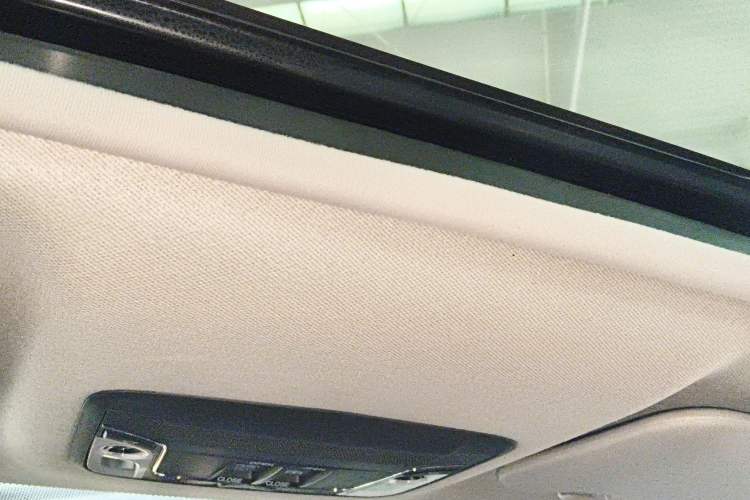 Used Honda Vezel 2020 1.5L CVT Pioneer Edition Headliner