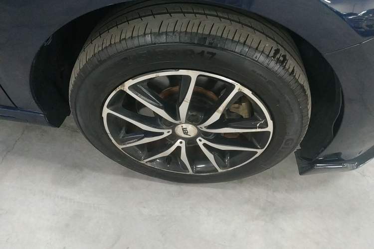 Used BYD Song MAX 2017 1.5T Automatic Smart Connect Elite 7-Seater Right Front Wheel Hub