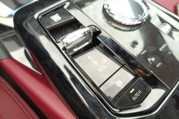 Used BMW 5 Series 2025 530Li Luxury Edition M Sport Package Gear Lever