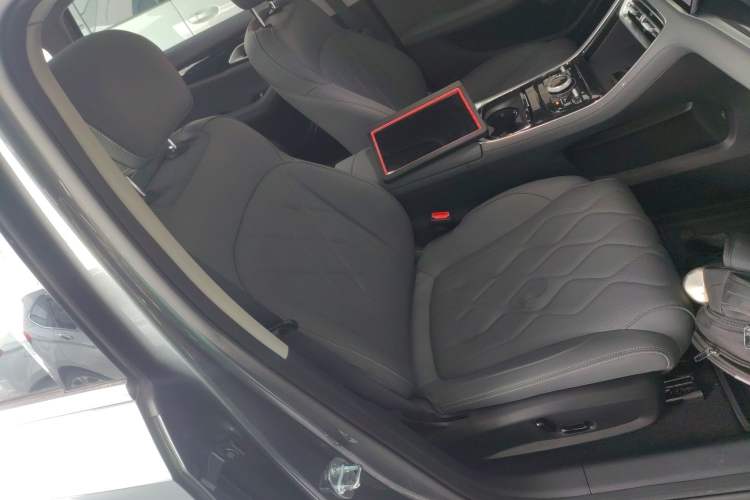 Used Geely Galaxy A7 2025 Model EM-i 70km Exploration Edition Right Front Seat