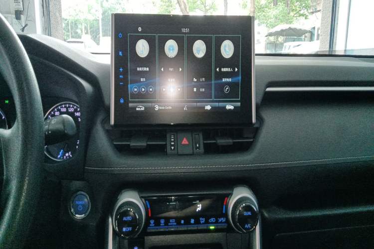 Used Toyota Wildlander 2020 Dual-Motor 2.5L E-CVT Four-Wheel Drive Luxury Edition Audio And AC Panel