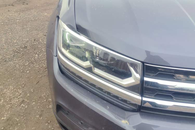 Used Volkswagen Tharu 2019 280TSI Two-Wheel Drive Luxury Version China VI Standard Exterior 3