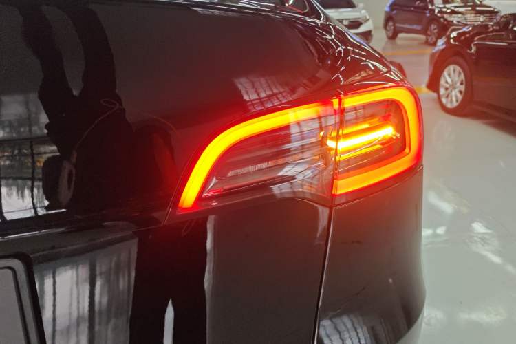 Used Tesla Model Y 2021 Standard Range Rear-Wheel Drive Version
