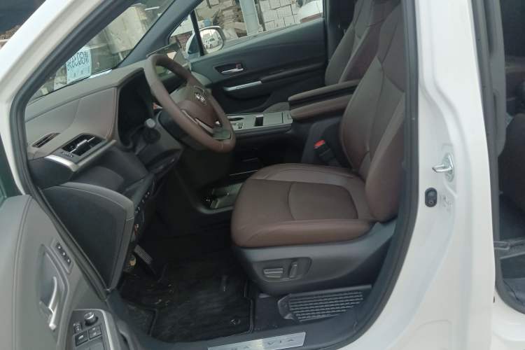 Used Toyota Granvia 2026 Model 2.5L Hybrid Prestige PLUS Four-Wheel Drive Edition