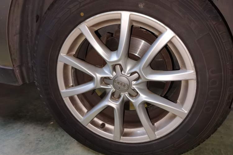 Used Audi Q5 2012 2.0TFSI Comfort Version Right Front Wheel Hub