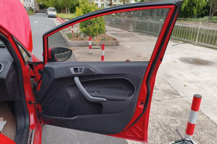 Used Ford Fiesta 2013 Hatchback 1.5L Automatic Fashion Edition