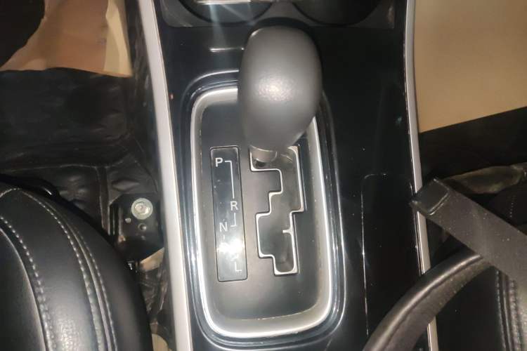 Used Mitsubishi Outlander 2021 Revised Version 2.0L Two-Wheel Drive Comfort Edition 5 Seats
