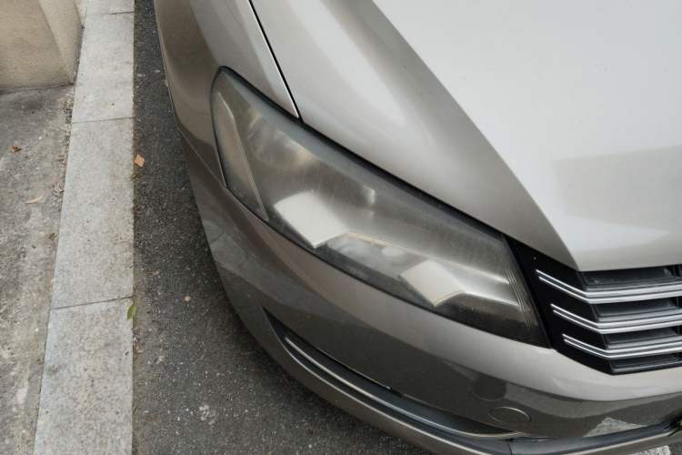 Used Volkswagen Passat 2013 1.8TSI DSG Prestige Edition Right Front Headlight