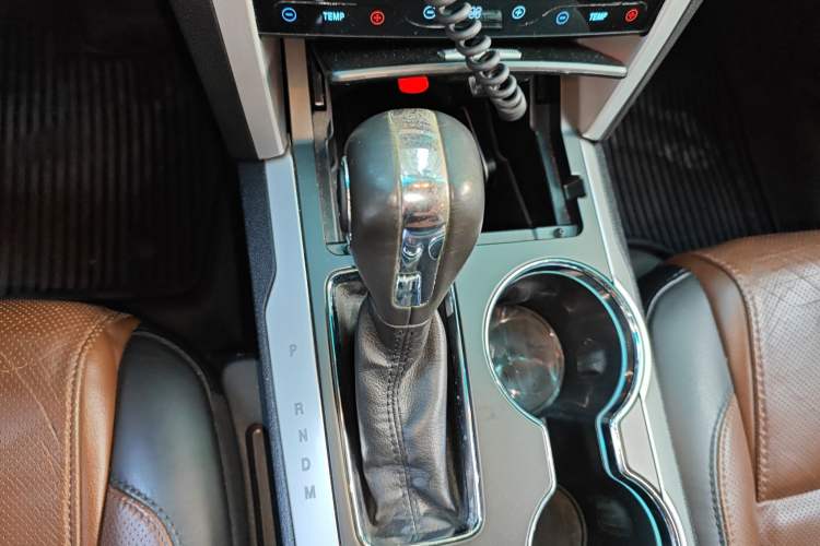 Used Ford Explorer 2013 3.5L Deluxe Model
