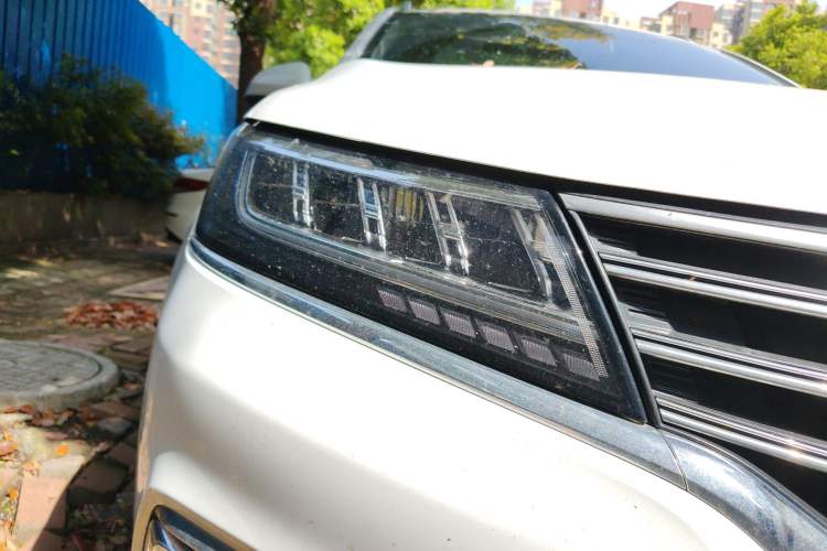 Used Roewe RX5 2019 20T Two-Wheel Drive Automatic 4G Connected Platinum Edition
