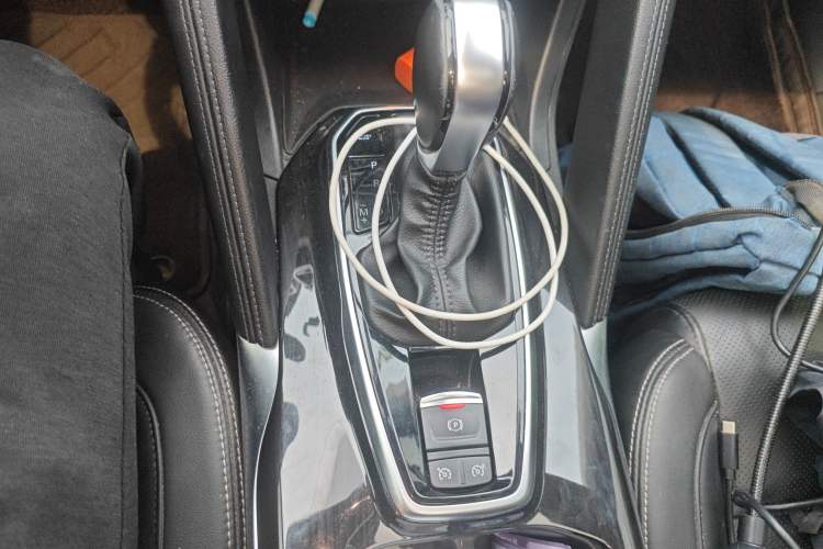 Used Renault Koleos 2017 2.5L 4x4 Flagship Edition Gear Lever