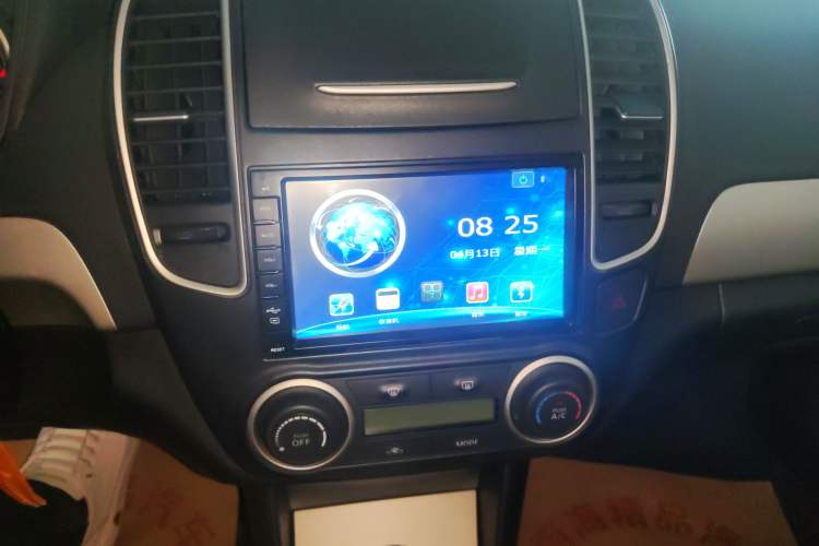 Used Nissan Sylphy 2016 Classic 1.6XE Automatic Leading Edition Audio And AC Panel