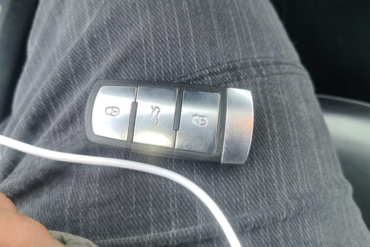 Used Volkswagen Magotan 2015 1.8TSI Luxury Model Vehicle Key