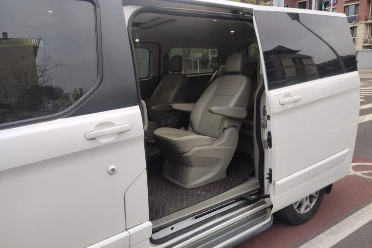 Used Ford Tourneo Custom 2017 2.0T Automatic Elite Edition Left Rear Seat