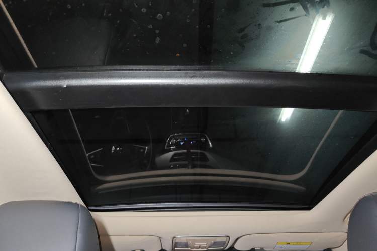 Used CHANGAN Raeton CC 2018 1.5T Automatic Elegant Starry Edition China V Standard Headliner