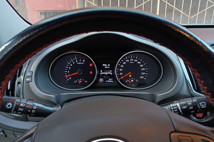 Used Kia Sportage R 2015 2.0L Automatic Two-Wheel Drive DLX Model
