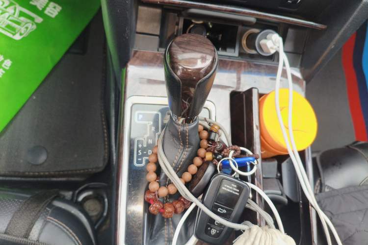 Used Toyota Camry 2016 2.0G 10th Anniversary Leading Edition
