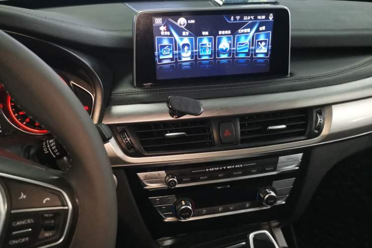 Used Hanteng X7 2020 X7S 1.5T Automatic Smart Luxury Model Audio And AC Panel