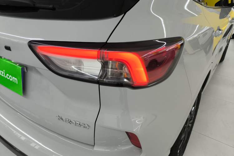 Used Ford Escape 2024 EcoBoost 245 Four-Wheel Drive ST-Line Pro Trim