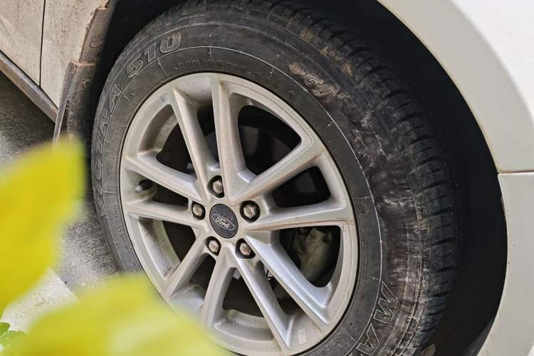 Used Ford Focus 2018 Sedan Classic 1.6L Automatic Trendy SmartDrive Edition
