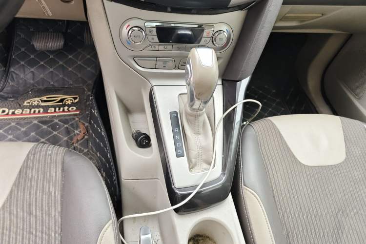 Used Ford Focus 2012 Sedan 1.6L Automatic Fashion Edition