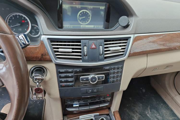 Used Mercedes-Benz E-Class 2013 E 260 L CGI Elegant Model
