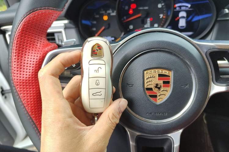 Used Porsche Macan 2017 Macan 2.0T Vehicle Key