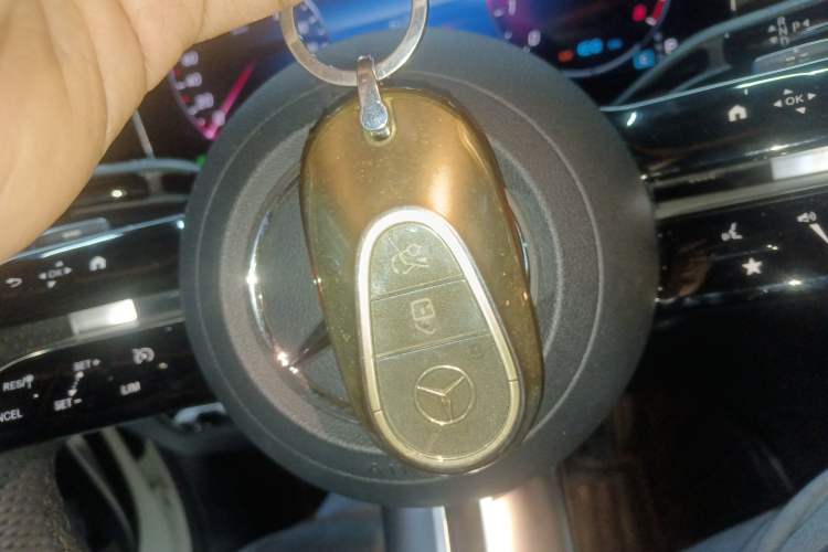 Used Mercedes-Benz C-Class 2022 Restyled C 260 L Sport Edition Vehicle Key