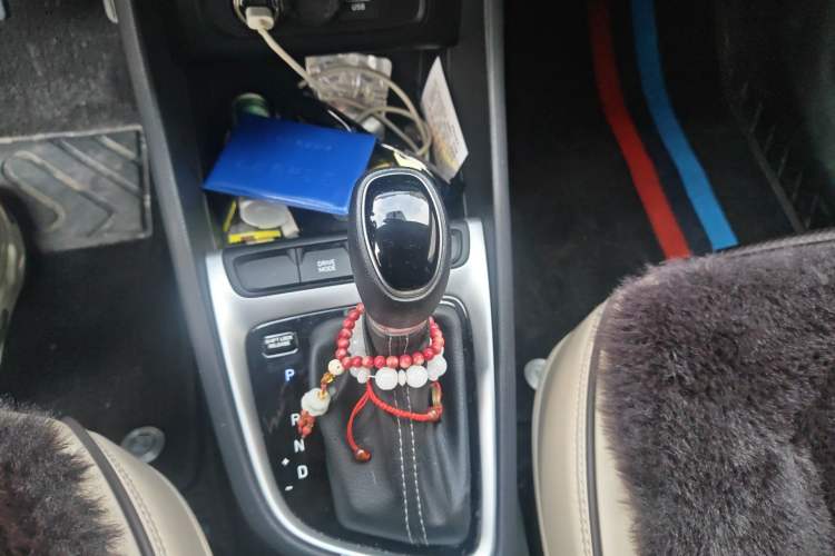 Used Hyundai Celesta 2020 1.6L Automatic GL Enjoyable Edition Gear Lever