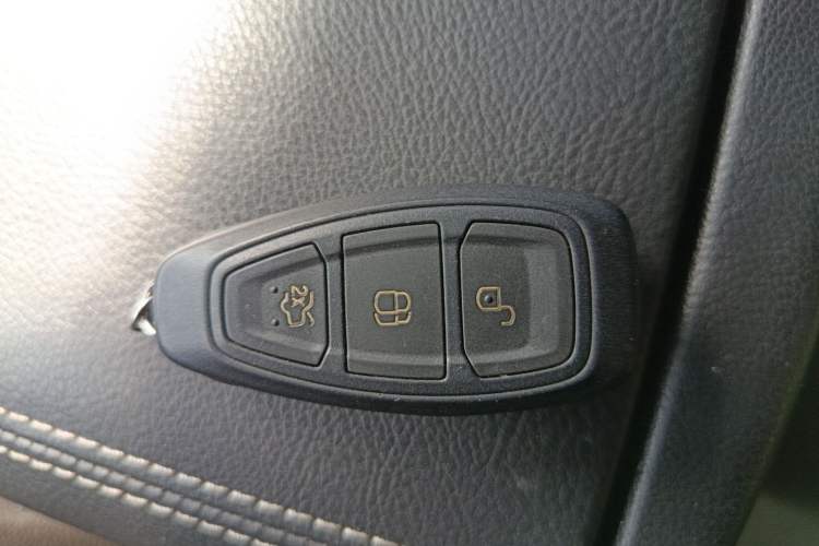 Used Ford Kuga 2015 2.0L GTDi Four-Wheel Drive Prestige Model
