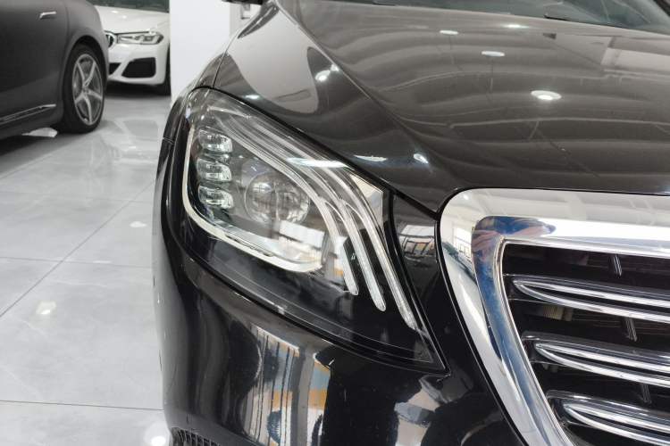 Used Mercedes-Benz S-Class 2020 S 350 L Exclusive Edition Prestige Collection Right Front Headlight
