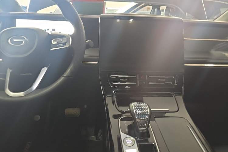 Used GAC Trumpchi M8 2024 Master Series 400T Ultimate Edition Center Console