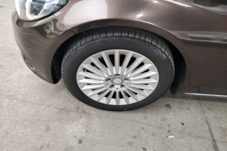 Used Mercedes-Benz C-Class 2015 C 200 L
