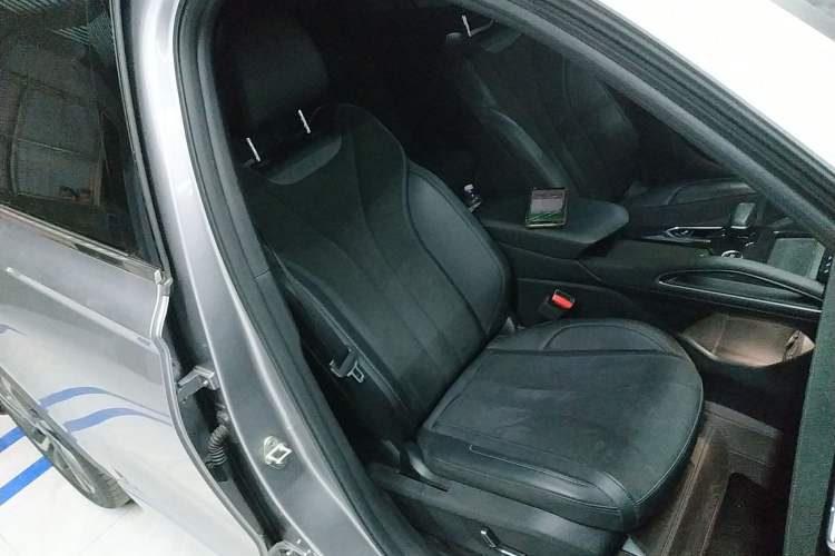 Used Geely Auto Monjaro L 2024 2.0TD High-Power Automatic Two-Wheel Drive Skyline Edition Right Front Seat