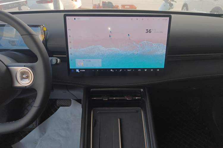 Used Baojun Yunhai 2025 Model 500km Pure Electric Travel Edition Audio And AC Panel