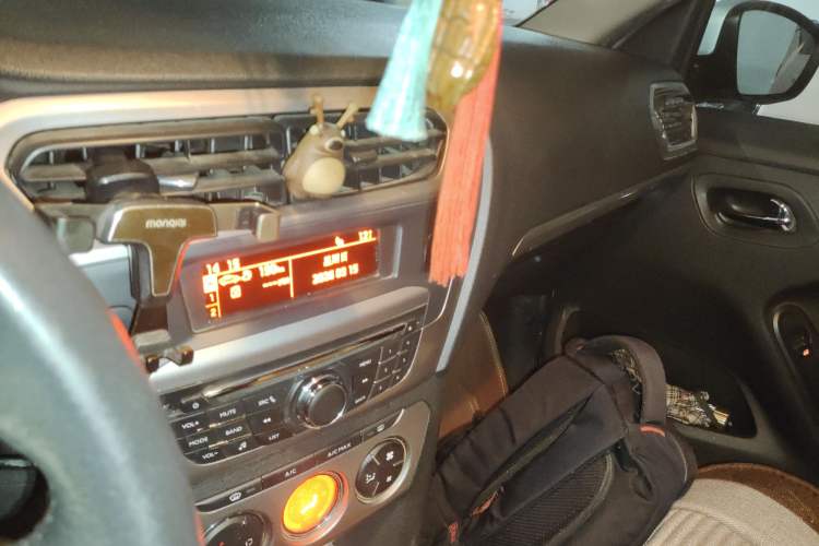 Used Peugeot 301 2014 1.6L Manual Luxury Edition
