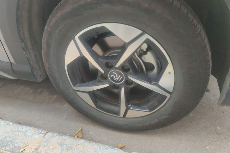 Used BYD Yuan UP 2024 401KM Leading Edition Right Front Wheel Hub