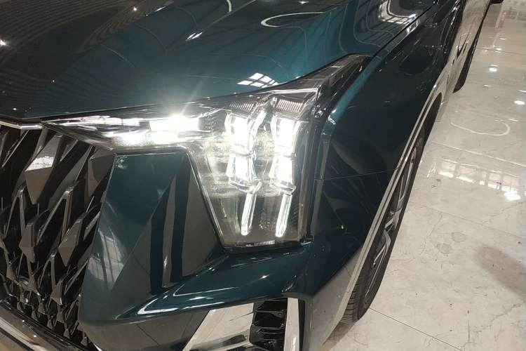 Used GAC Trumpchi GS8 2022 Dual-Engine Series 2.0TM Two-Wheel Drive Prestige Edition (7 Seats) Left Front Headlight