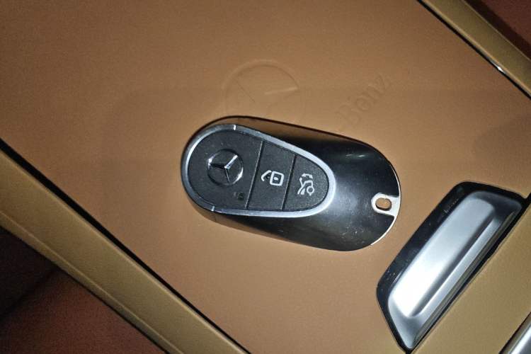 Used Mercedes-Benz C-Class 2025 Facelift C 260 L Sport Edition Vehicle Key
