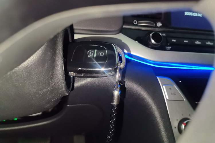 Used Hyundai Elantra (6th Generation / Lingdong) 2016 1.6L Automatic ZhiXuan – Elite Version