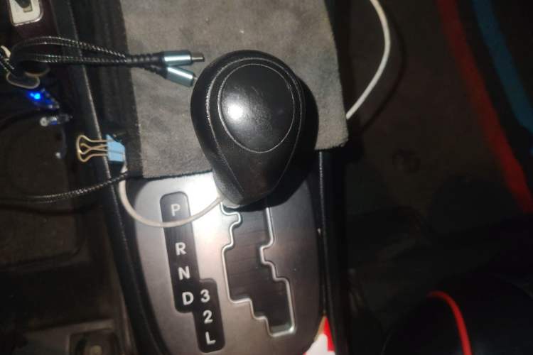 Used Kia K2 2015 Sedan 1.4L Automatic GLS Gear Lever