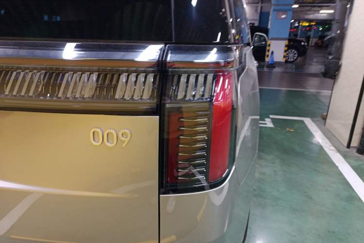 Used Zeekr 009 2022 WE Edition
