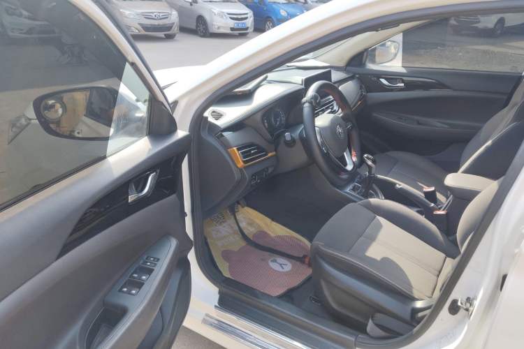 Used CHANGAN Eado DT 2019 1.6L Manual Comfort Model China VI Standard Driver Seat