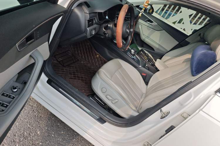 Used Audi A4L 2017 40 TFSI Ambition Edition