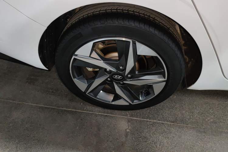 Used Hyundai Elantra 2022 1.5L CVT LUX Prestige Edition
