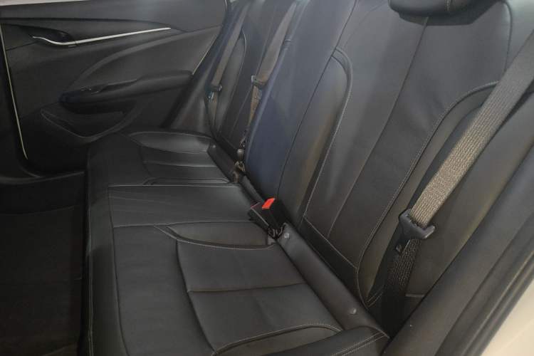 Used Buick GT 2019 15T Dual-Clutch Connected Elite Model China VI Left Rear Seat