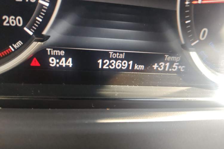 Used BMW 5 Series GT 2015 528i Leading Model
