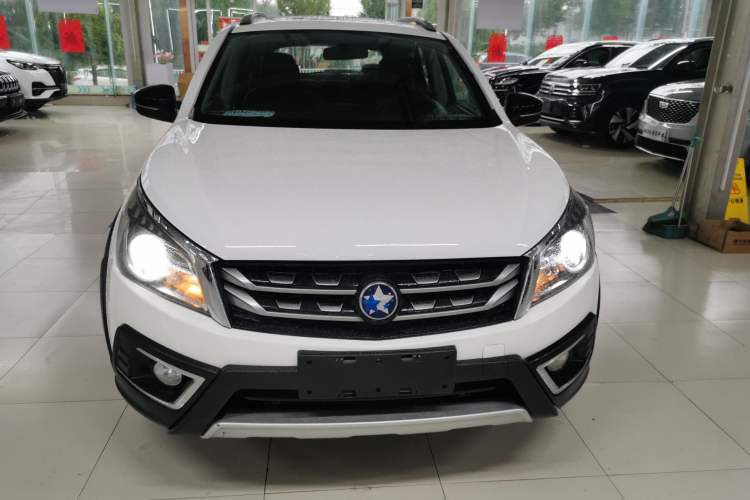 Used Venucia T70X 2016 2.0L CVT SmartFun Sport Edition