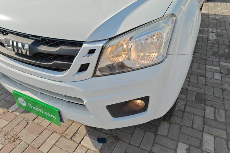 Used Isuzu JLM 2018 2.5T Two-Wheel Drive Diesel Luxury Version with Extended Cargo Bed JE4D25Q5A
