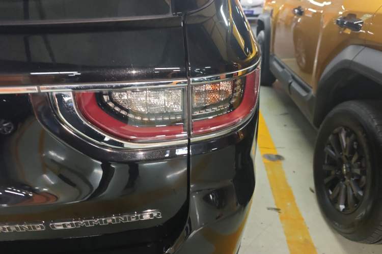 Used Jeep Commander 2018 2.0T Two-Wheel Drive Enjoyment Version China VI Emission Standard